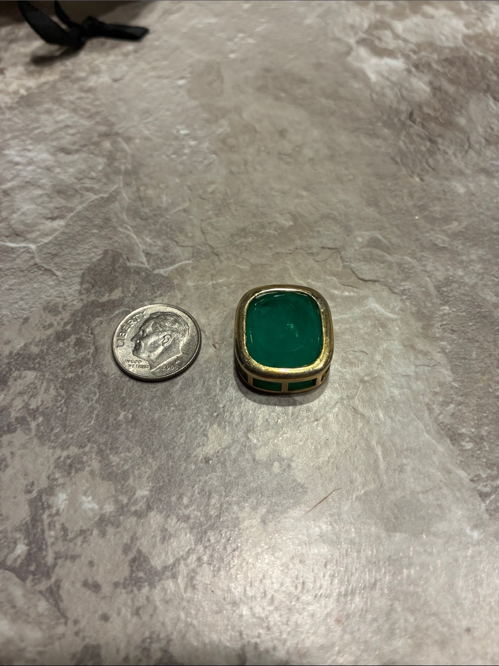 Emerald Stone Pendant (without chain)